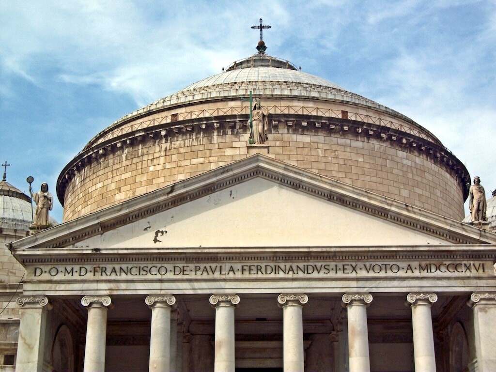 La Basilica Reale Pontificia di San Francesco di Paola Piazza Plebiscito